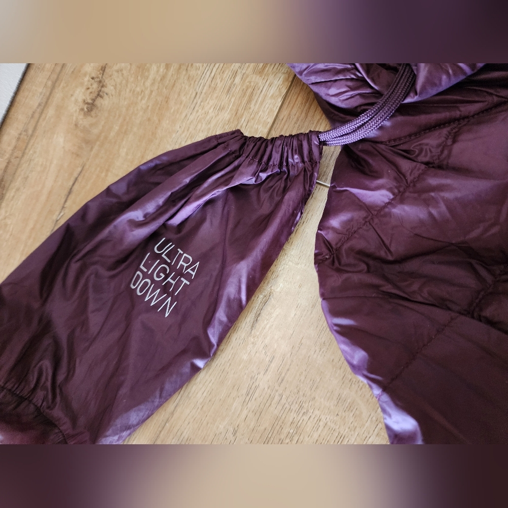 Uniqlo Packable Ultra Light Down Puffer Jacket Women S Burgundy Cherry Zip + Bag - Picture 4 of 8